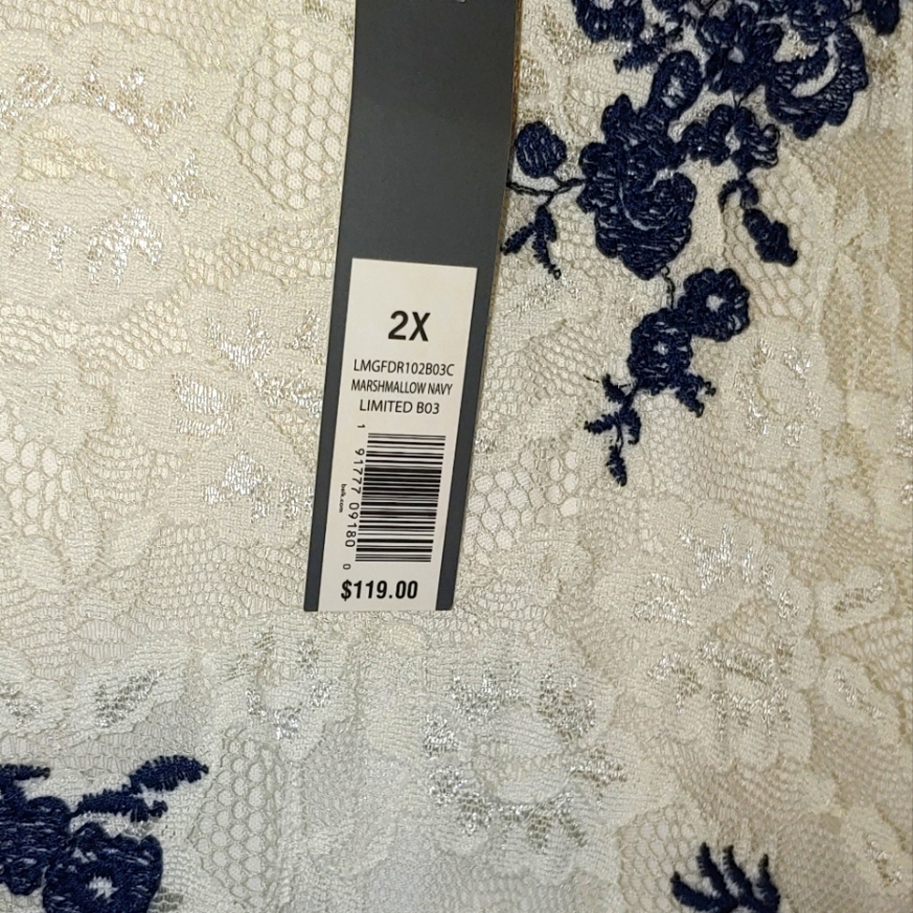 BEAUTIFUL Navy and cream lace plus size dress net 2xl